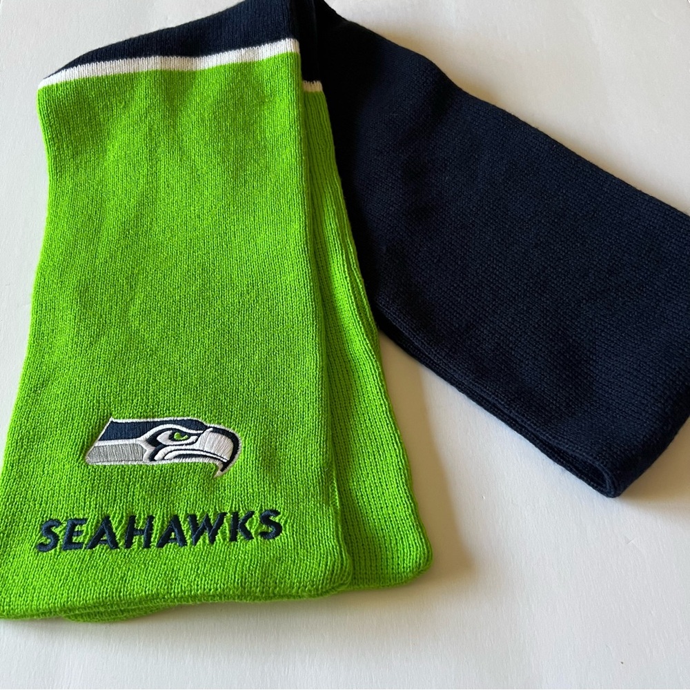 SEATTLE SEAHAWKS NFL SCARF BY ERIN ANDREWS WEAR GREEN /BLUE NWOT